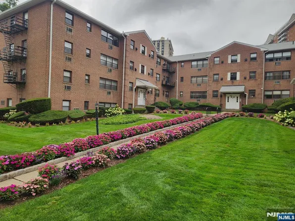216 Prospect Ave APT 1C, Hackensack, NJ 07601