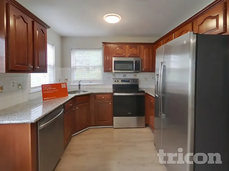 2201 Grant Ct — Photo 5