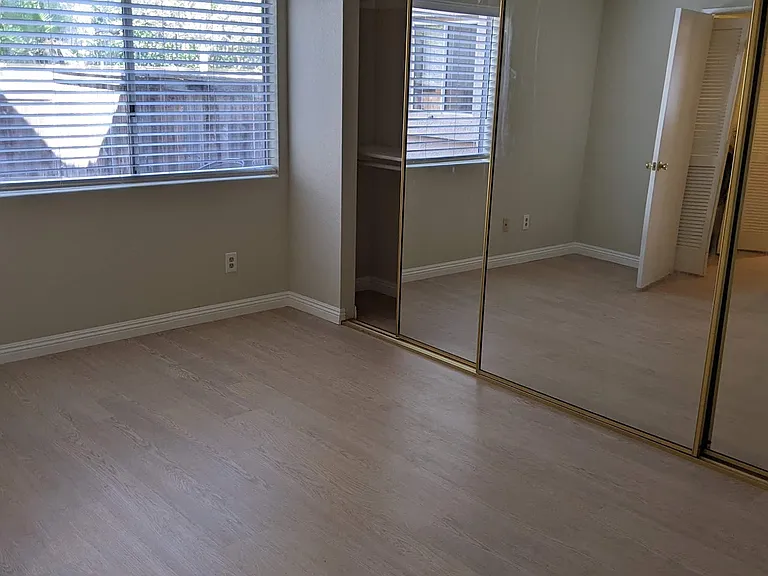 11321 Avenida De Los Lobos #E — Photo 9