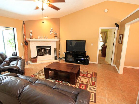 2nd image of 823 Hammockwood Ct