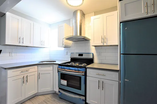 Rented by Clove Realty LLC | media 21