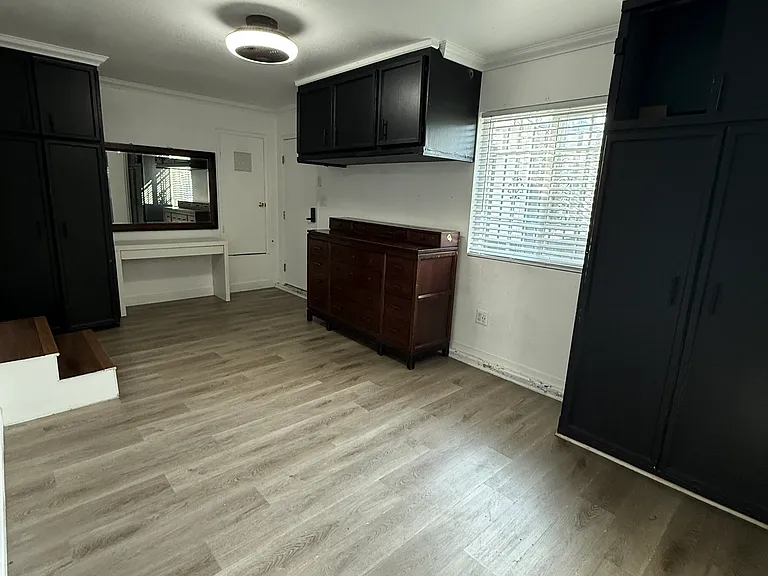 2036 E Knopf St #2 — Photo 5