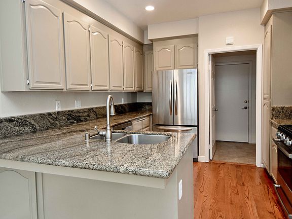 Elegant Chef's Kitchen