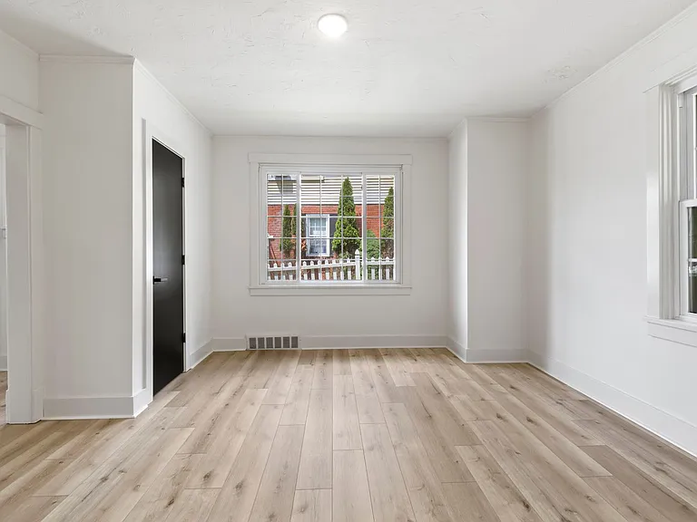 5614 Moore Ave — Photo 9