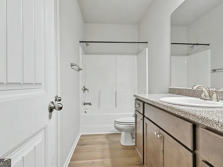 270 Southridge — Photo 34
