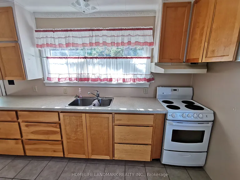 1137 Highway 118 E — Photo 3