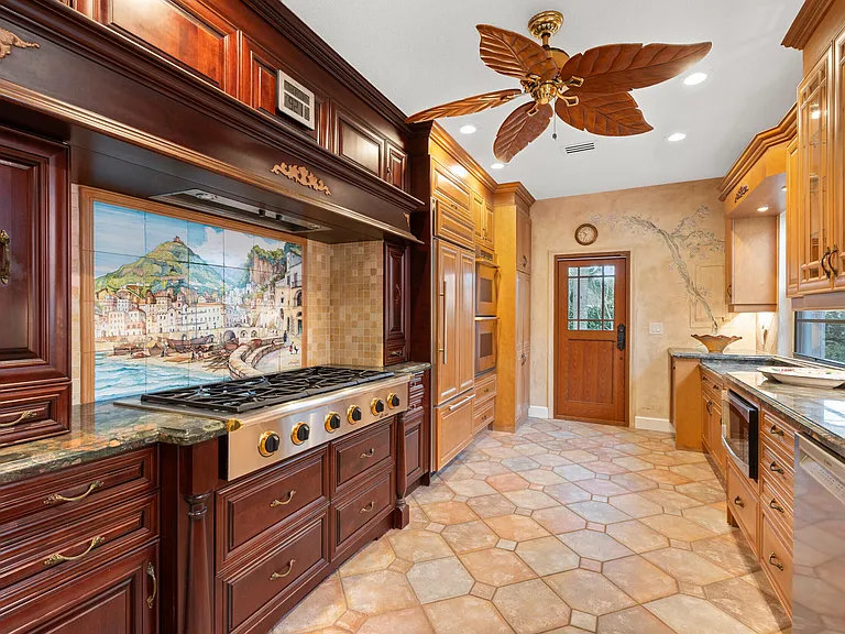 114 S Lake Dr — Photo 16