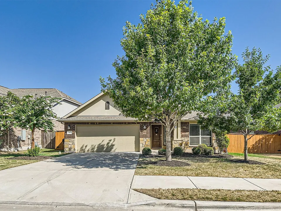 113 Lily Turf Cv