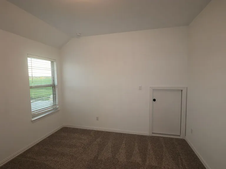 401 Mangold Dr — Photo 22