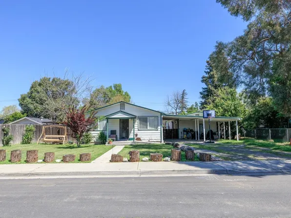 420 E St, Waterford, CA 95386