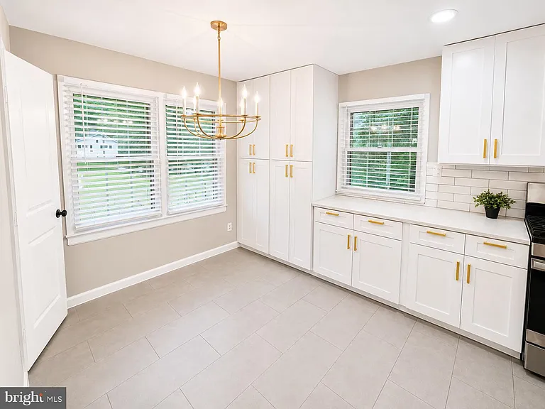 3506 Beverly Dr — Photo 5