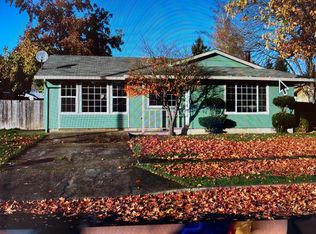 809 Fircrest Dr, Newberg, OR 97132