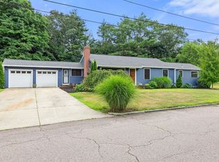 32 Winthrop Dr, Attleboro, MA 02703