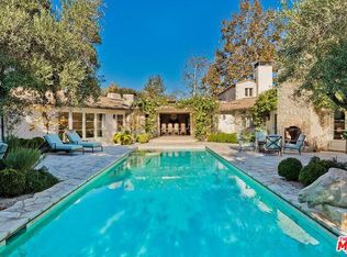 1525 Old Oak Rd, Los Angeles, CA 90049