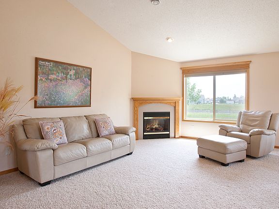 2nd image of 1100 Willow Pond Dr