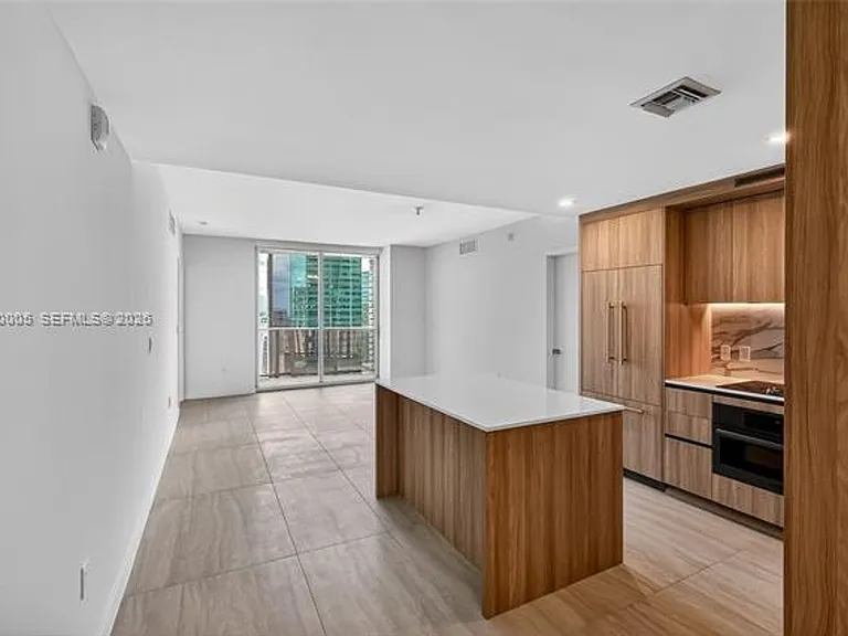 77 5th St #4202 — Photo 10