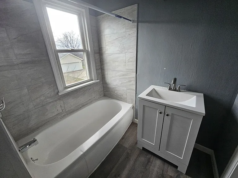 7040 Roy Ave — Photo 10