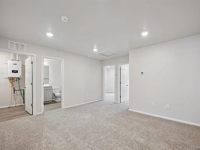 13927 Vispo Way — Photo 5