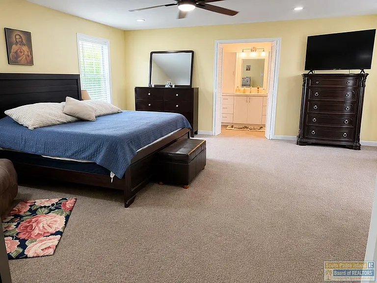 1025 Beach Blvd — Photo 13