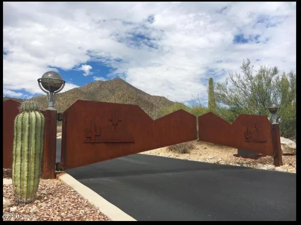 435 N Resort Hills Pl, Tucson, AZ 85745