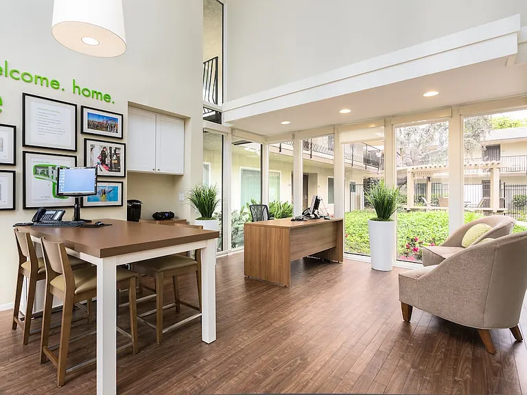 Leasing center