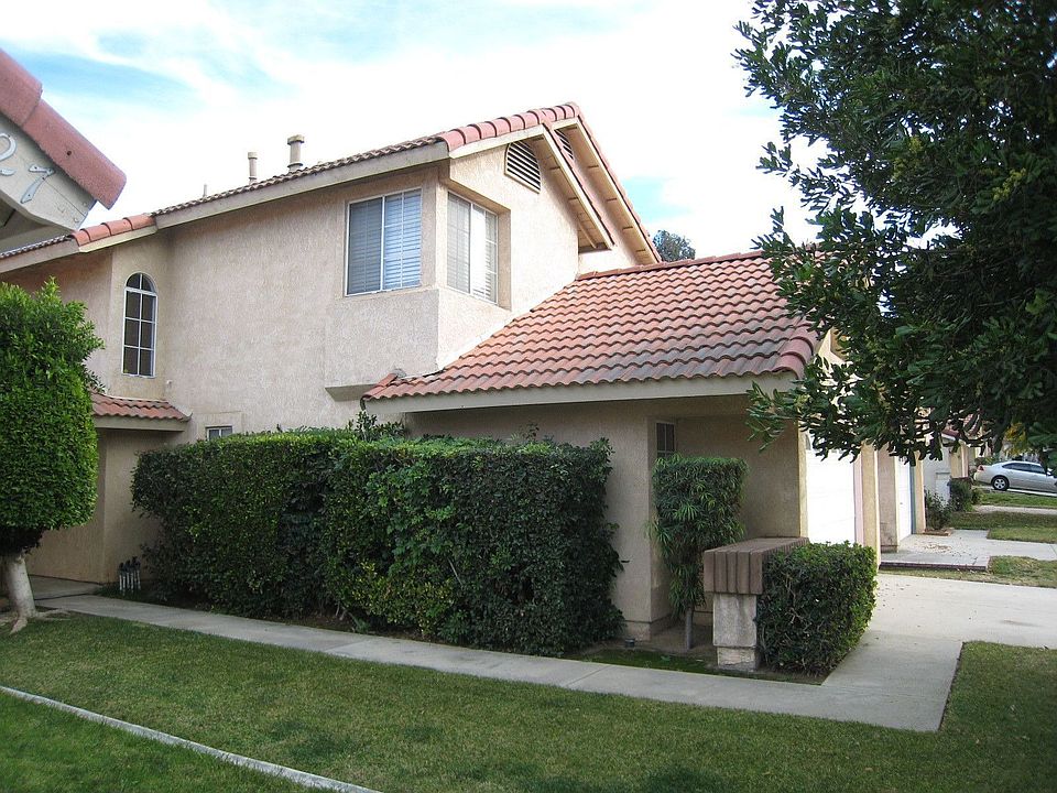 COMPLIMENTS OF PARK PLACE REAL ESTATE