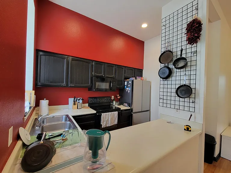 2215 Glenarm Pl — Photo 17