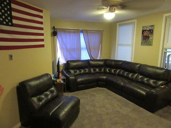 4th image of 37 N Lake Ave #3