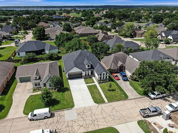 2nd image of 101 Bermuda Cir