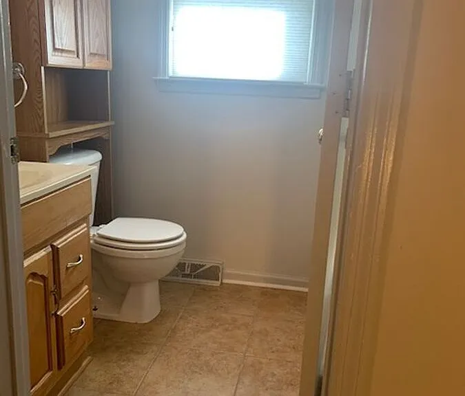 215 Medlock Rd — Photo 4