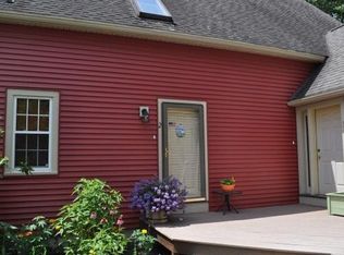 2 Balmoral Dr, Stratham, NH 03885