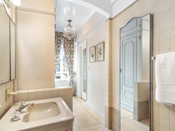 115 Central Park West image 5 of 8