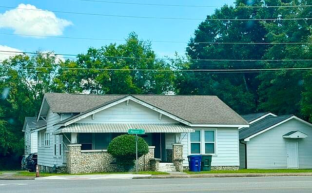 1st image of 300 S Moore Rd