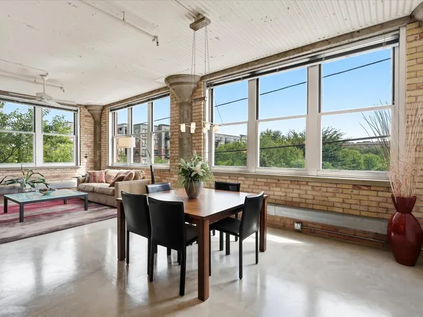 225 9th St E Unit 201, Saint Paul, MN 55101