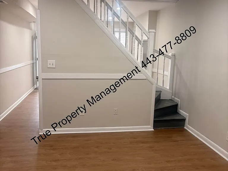 305 S Calhoun St — Photo 5