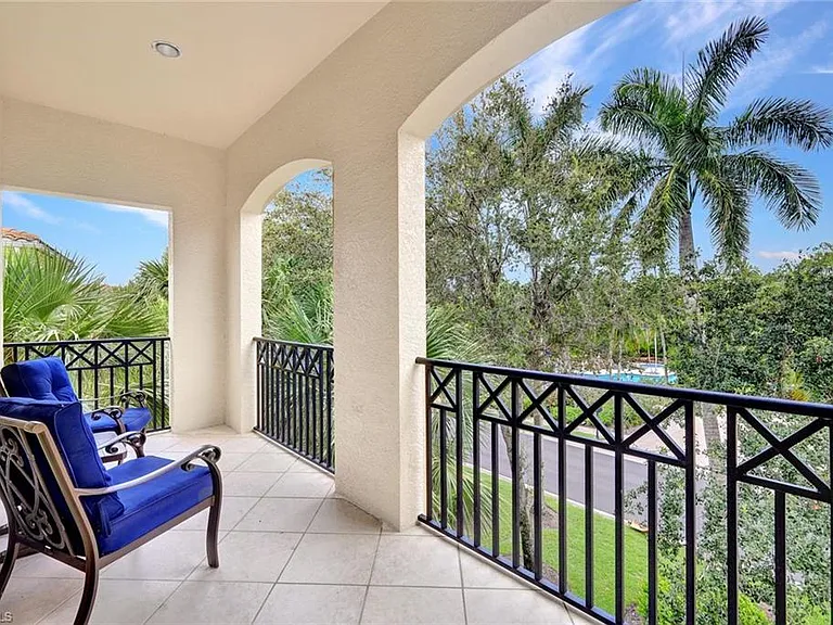 2830 Tiburon Blvd E #103 — Photo 2
