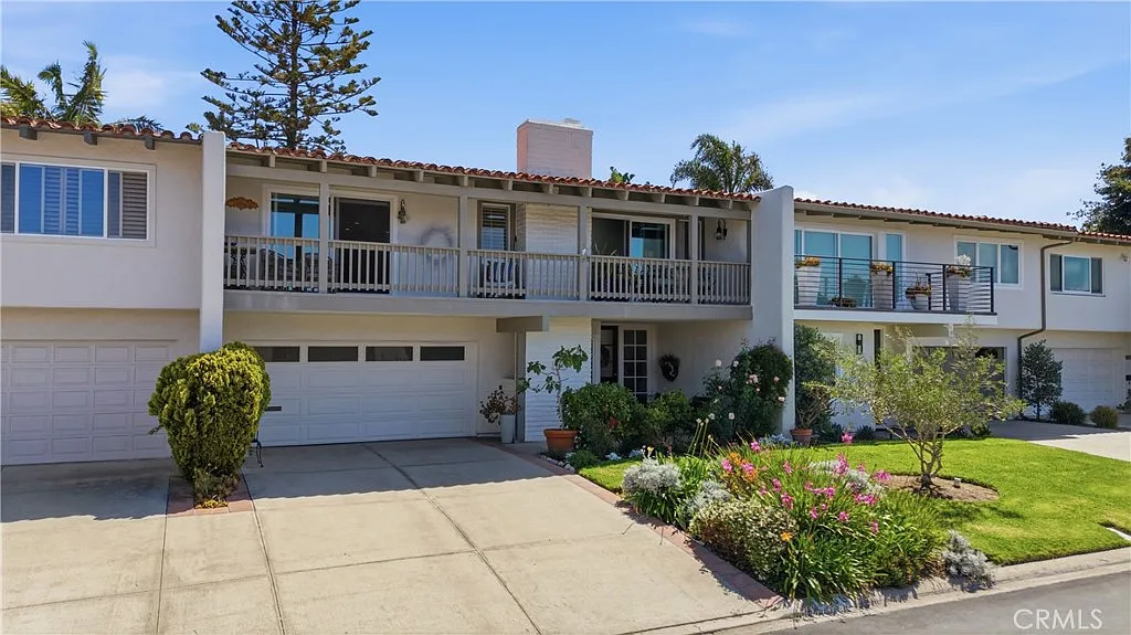 3 bed, 1972 sqft, $8,100 — Photo 2