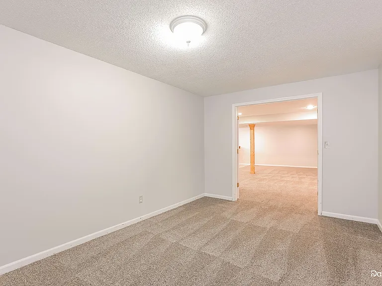 11224 N Marsh Ave — Photo 12