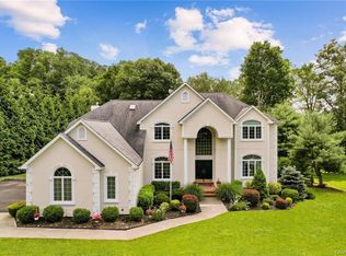 67 Greenwich Ave, Central Valley, NY 10917