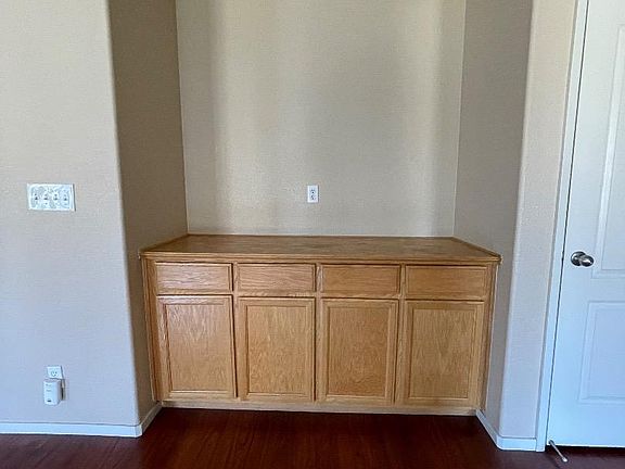 5th image of 633 Kensington Cir