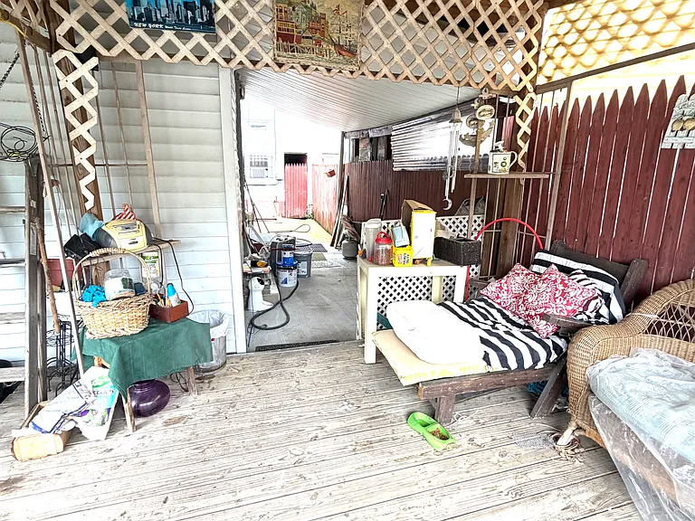 225 Carpenter St — Photo 42