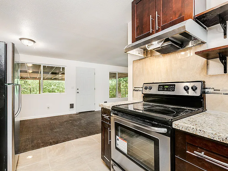 2406 N St NE #D — Photo 22