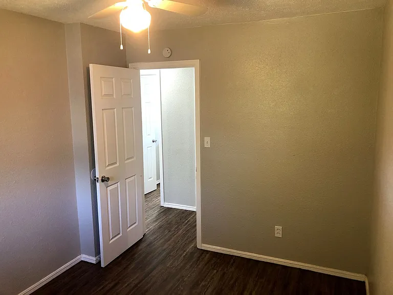 955 SW 4th Pl — Photo 9