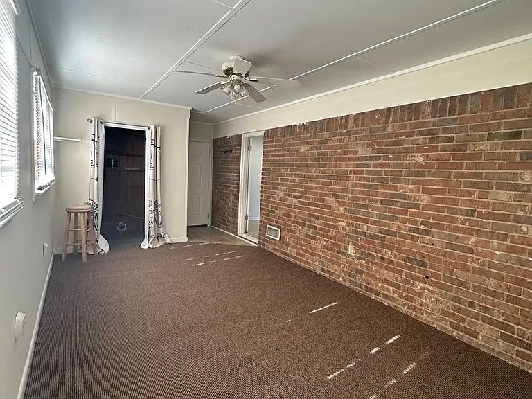 51 Lawanna Dr — Photo 16