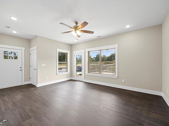4th image of 86 Maddox Ln #86