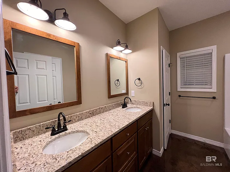 33048 Stables Dr #B — Photo 14