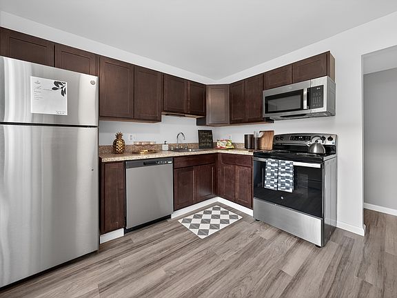 2nd image of 950 Village Green Blvd APT 1-1004