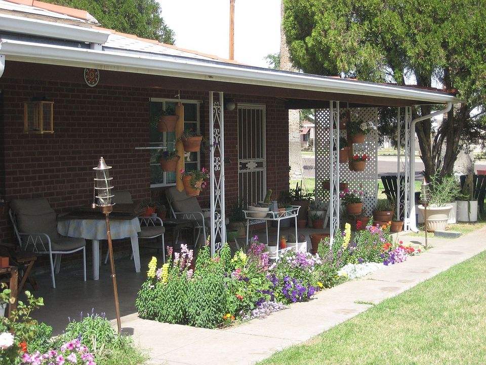 Front Porch Area