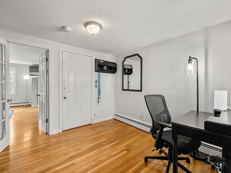 528 E 3rd St #1 — Photo 8