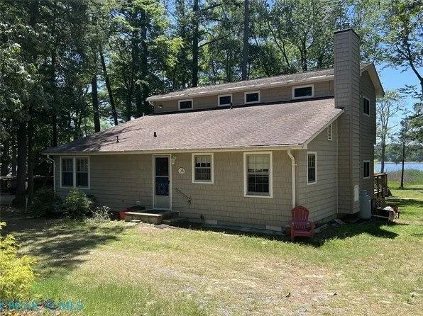 270 River Road Cir, Saluda, VA 23149